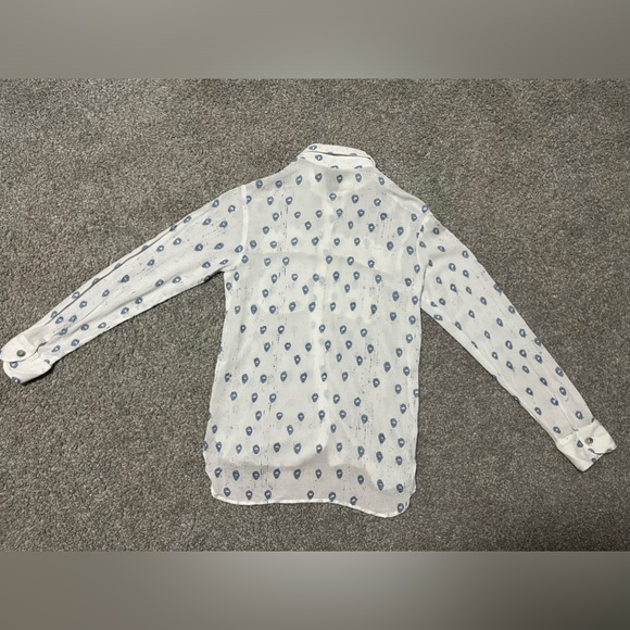 Jen’s Pirate Booty white and blue lightweight long sleeve Button down shirt - Picture 4 of 14